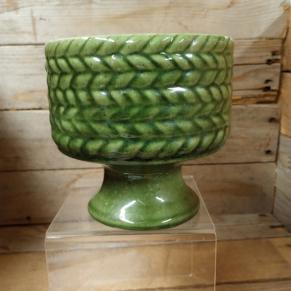 Mid-Century Modern Round Green Braided Jardiniere Pedestal Planter by Haeger. - Picture 1 of 10